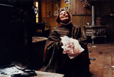 Fotograma de Momentos robados (1996), dirigida por Oscar Barney Finn.